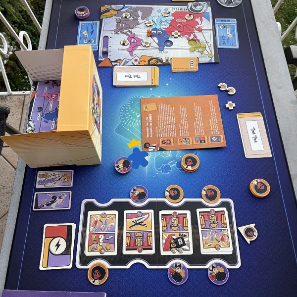 Red Notice - Catch Up Games